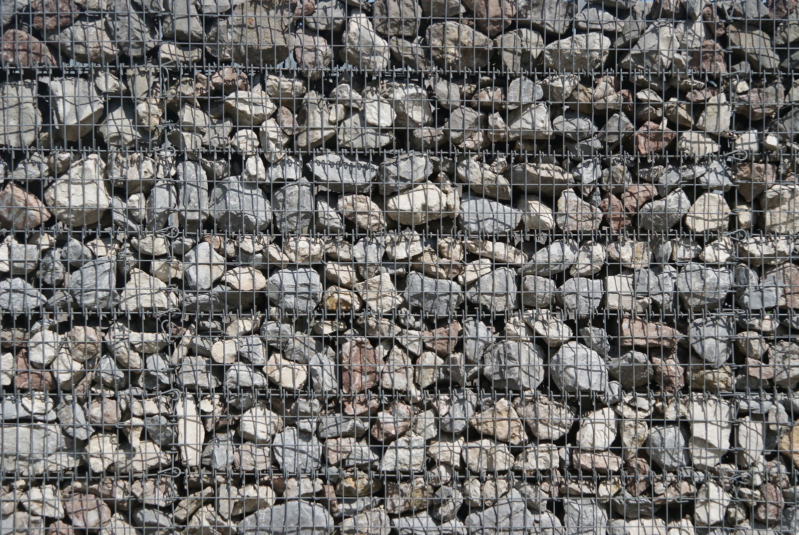 Galvanized Wire Mesh: Before vs. After Weld